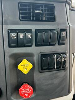 2021 PETERBILT 579 - Image 20