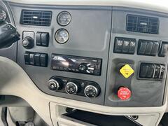 2021 PETERBILT 579 - Image 18