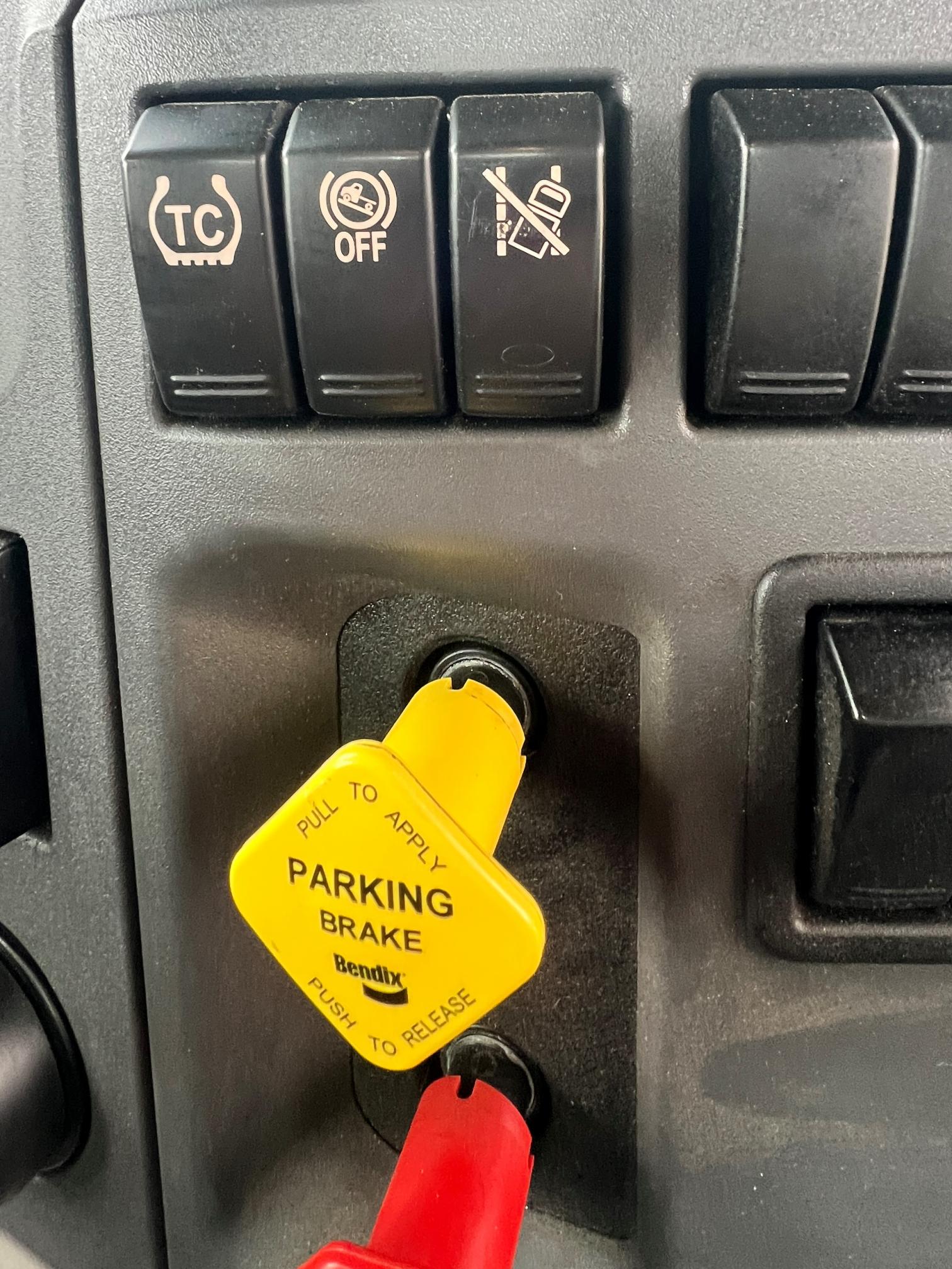 2021 PETERBILT 579 - Image 21