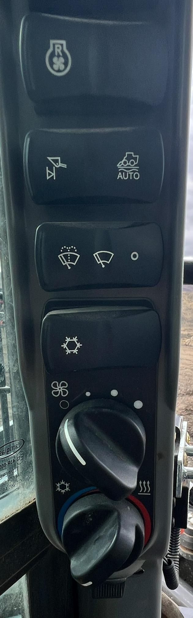 2023 CASE dl550 - Image 32