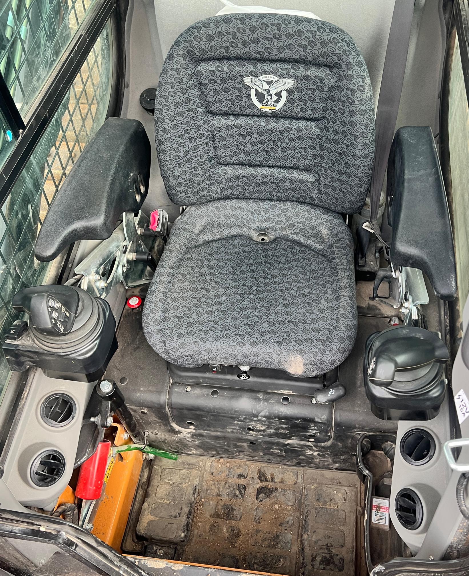 2023 CASE dl550 - Image 18