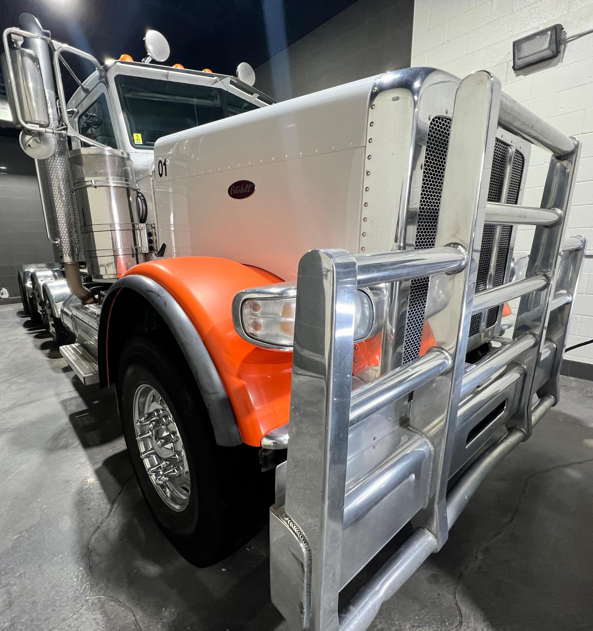 2020 PETERBILT 389 - view 7 of 79