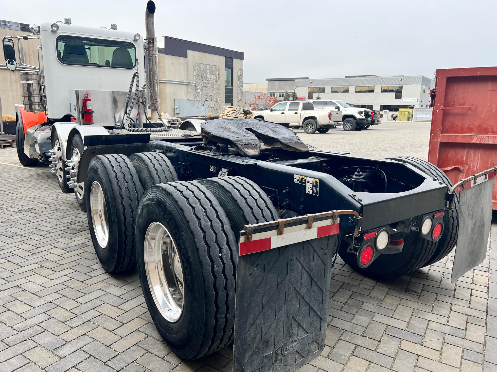 2020 PETERBILT 389 - view 10 of 79