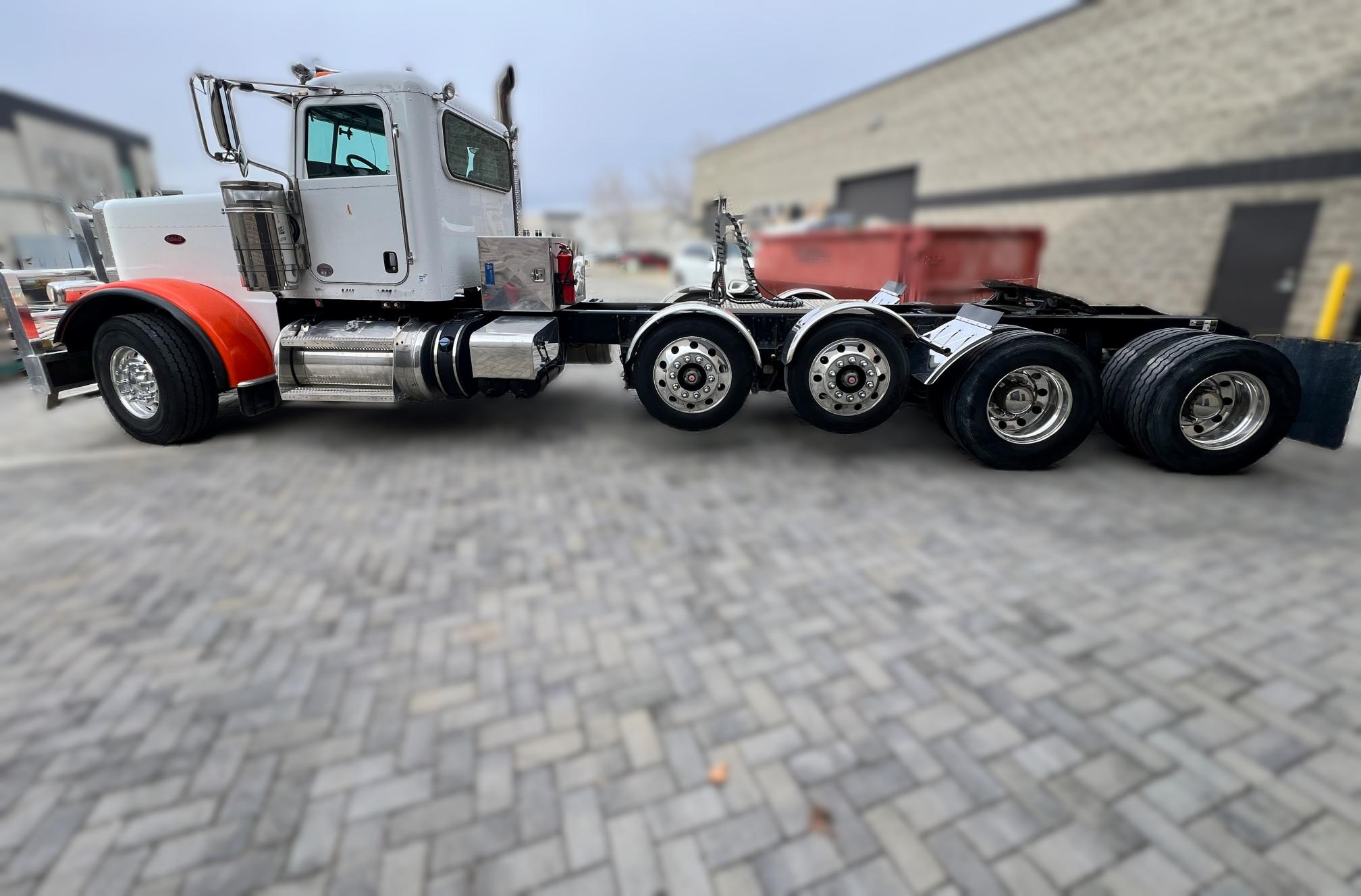 2020 PETERBILT 389 - view 11 of 79