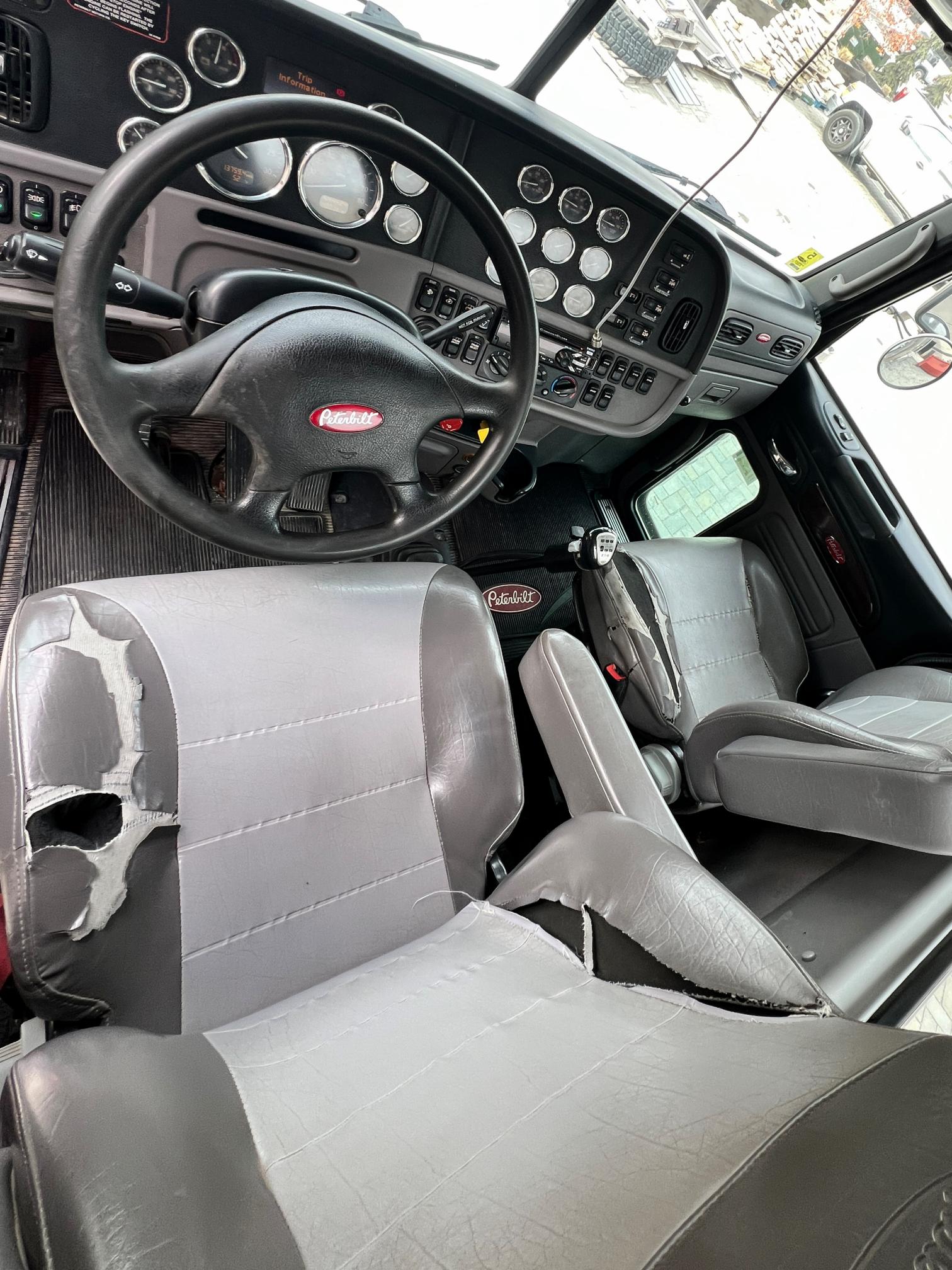 2020 PETERBILT 389 - Image 22