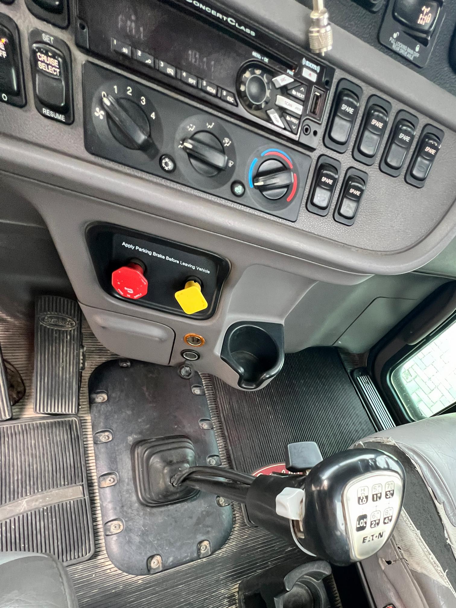 2020 PETERBILT 389 - Image 23