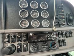 2020 PETERBILT 389 - Image 24