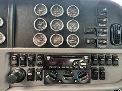 2020 PETERBILT 389 - Image 25