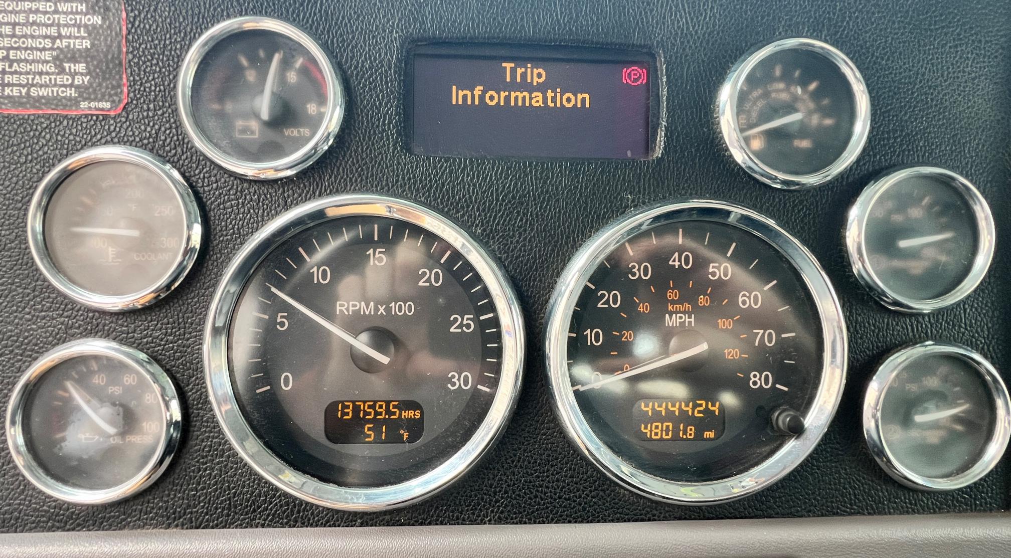 2020 PETERBILT 389 - Image 26