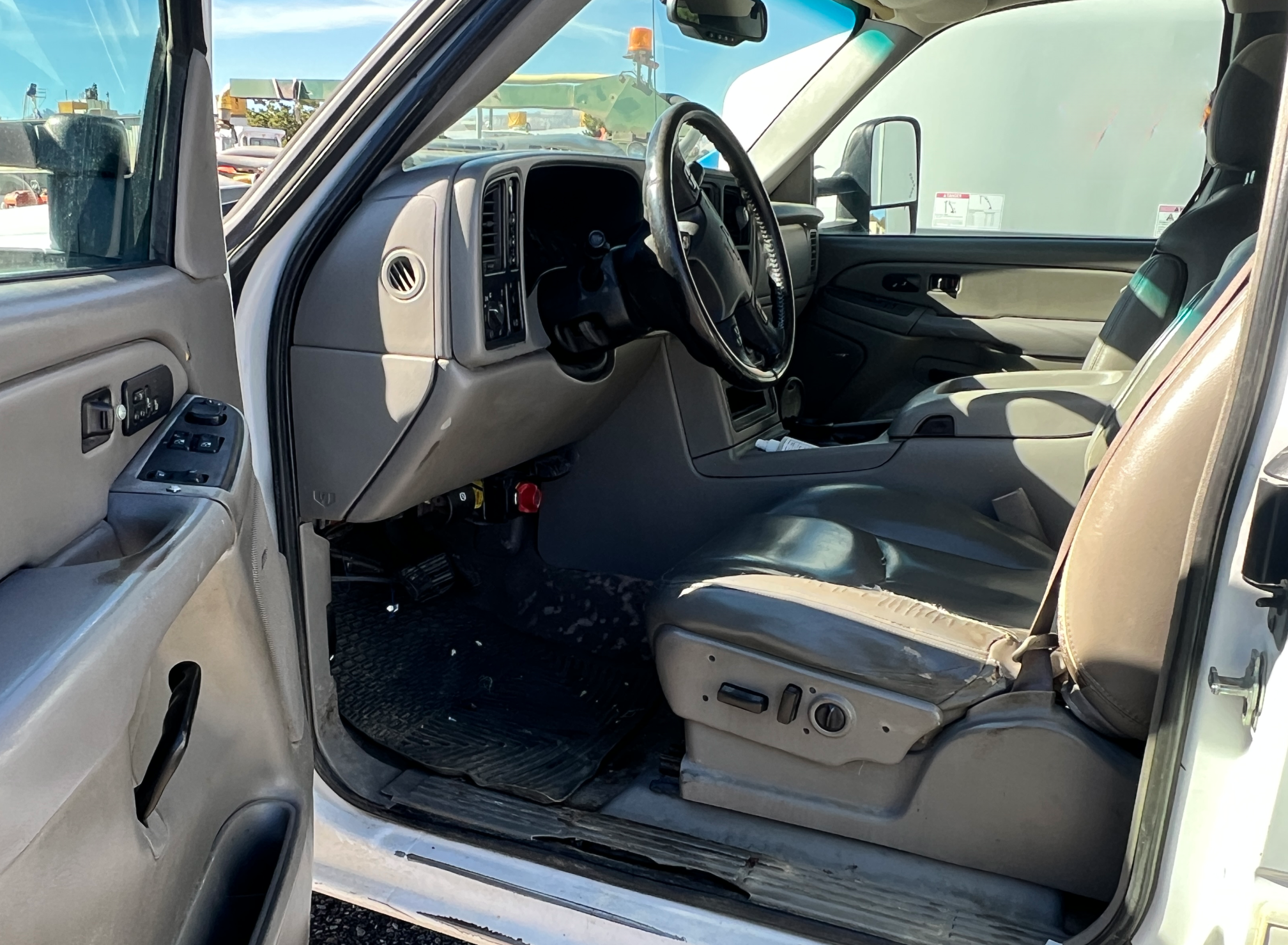 2006 CHEVROLET Silverado 2500 HD LBZ - Image 9