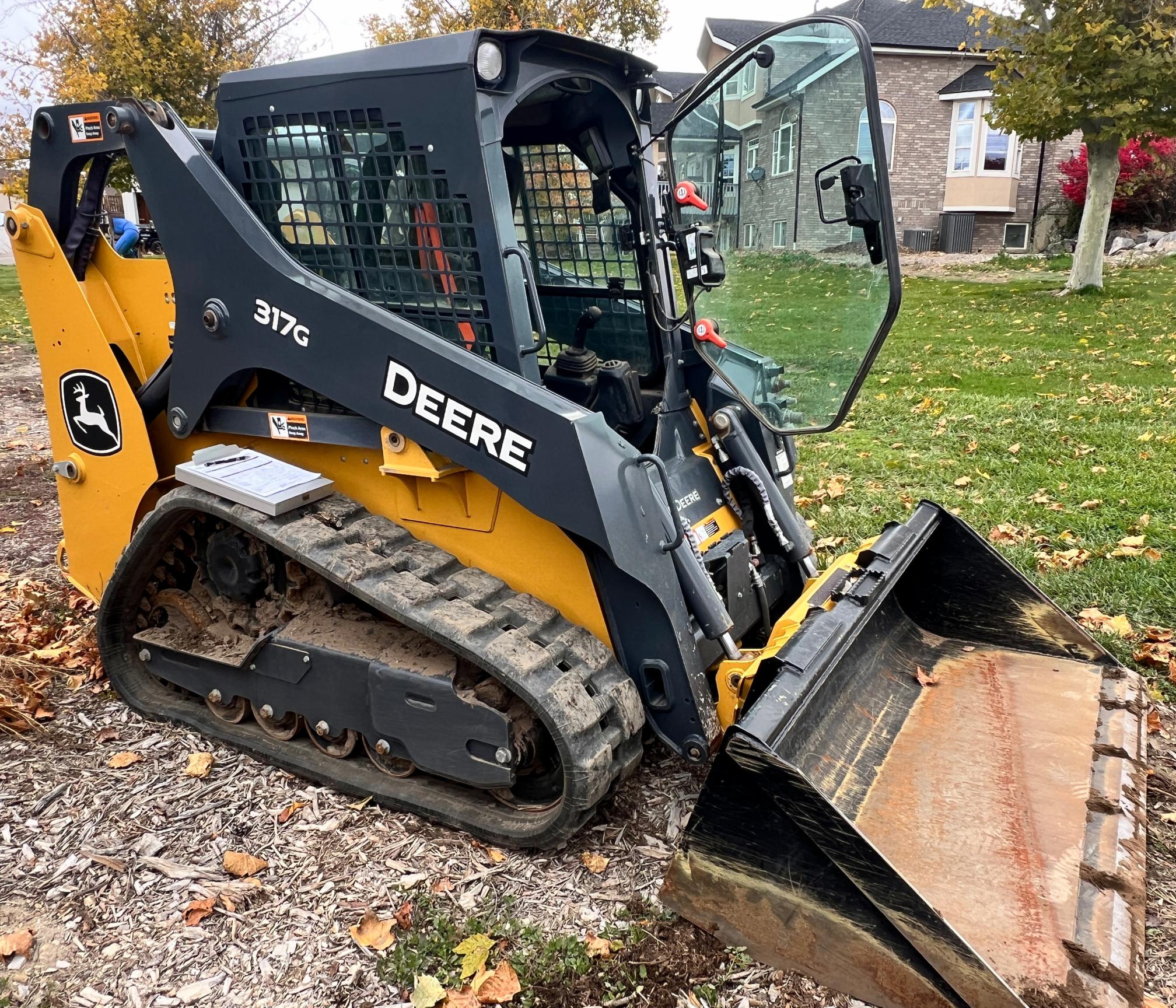 2022 DEERE 317G - view 2 of 47