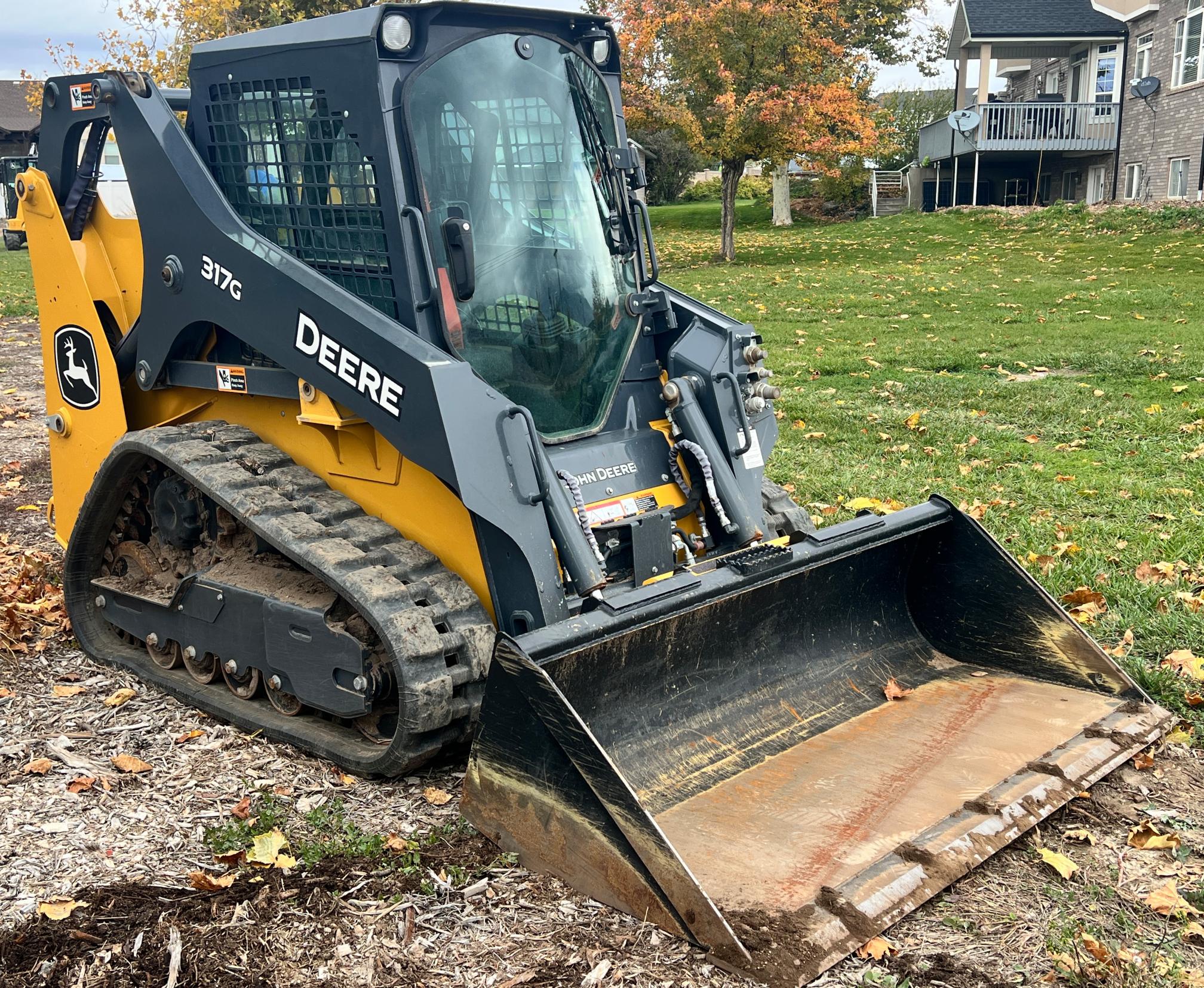 2022 DEERE 317G - Image 4