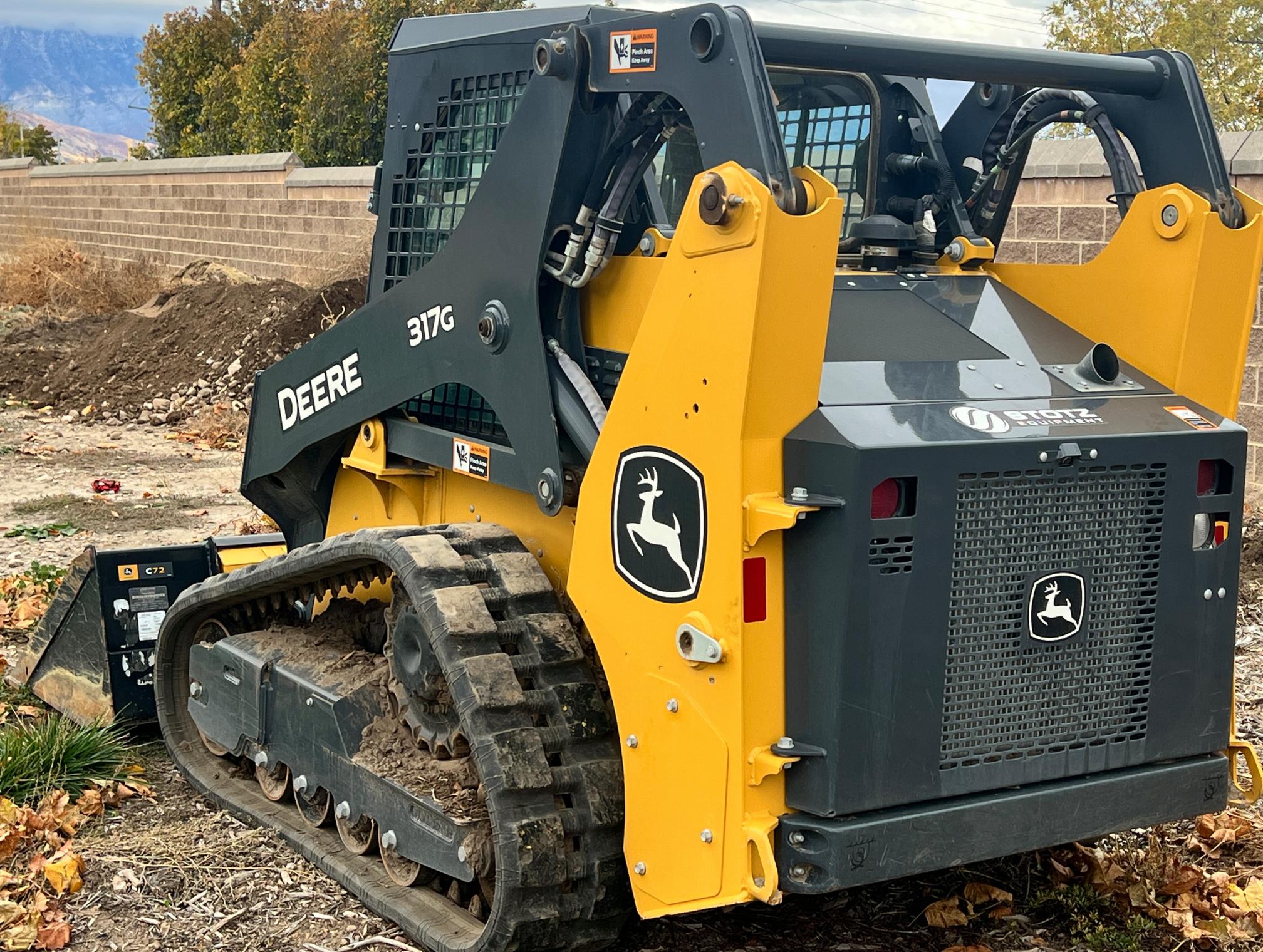 2022 DEERE 317G - Image 8