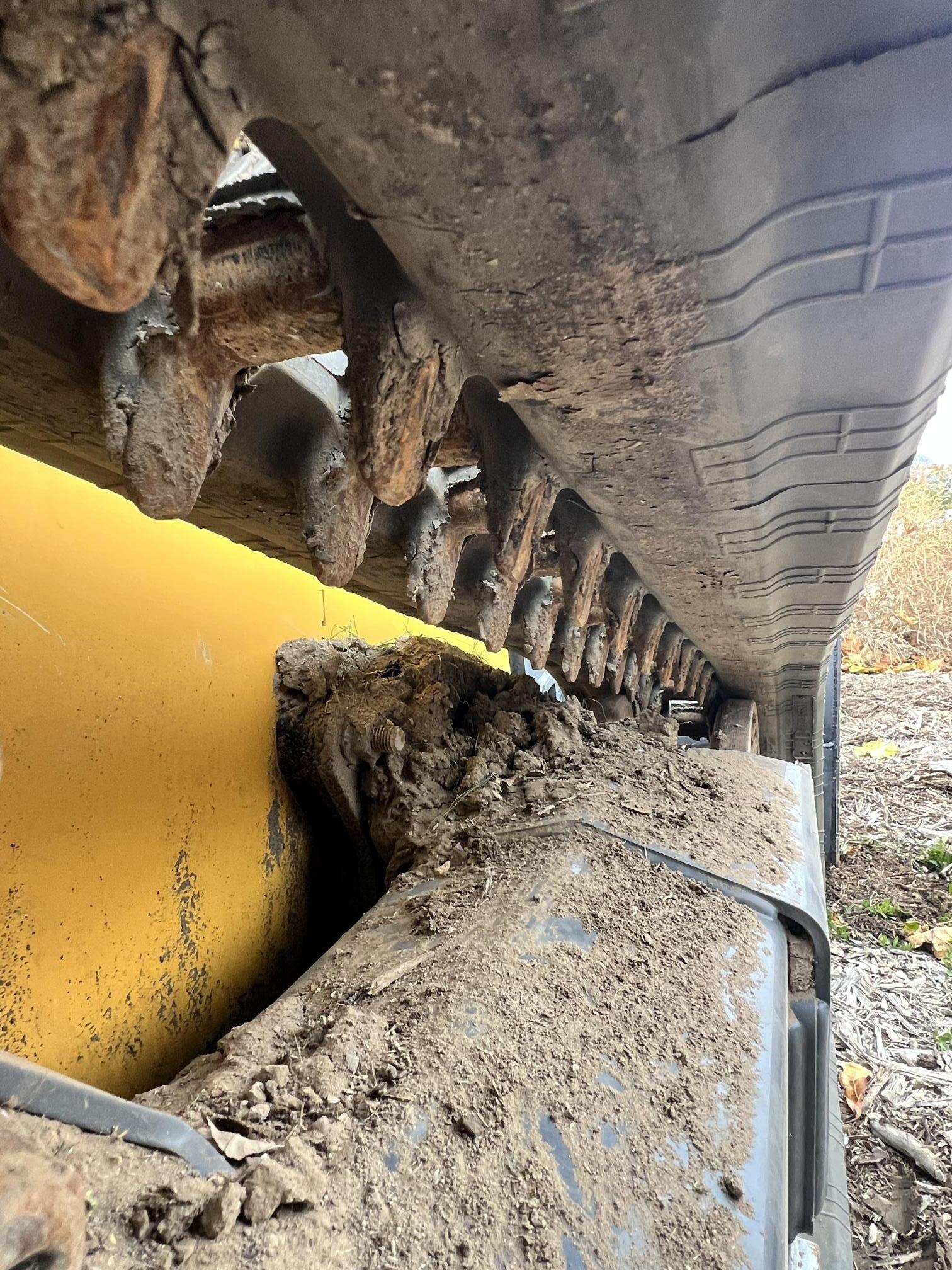 2022 DEERE 317G - Image 36