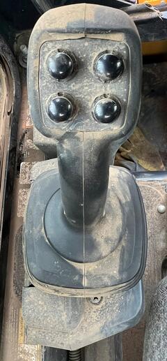 2022 DEERE 317G - Image 23