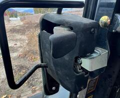 2022 DEERE 317G - Image 32