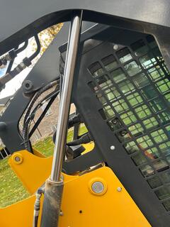 2022 DEERE 317G - Image 16