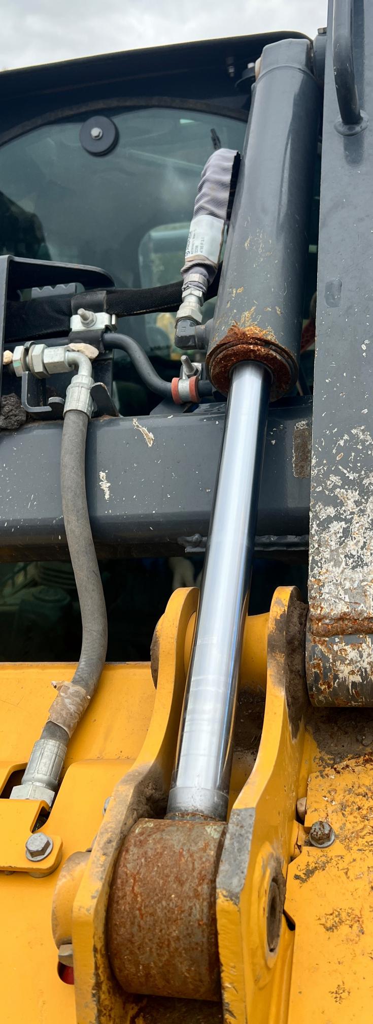 2022 DEERE 317G - view 18 of 47