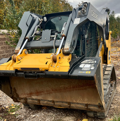 2022 DEERE 317G - Image 12