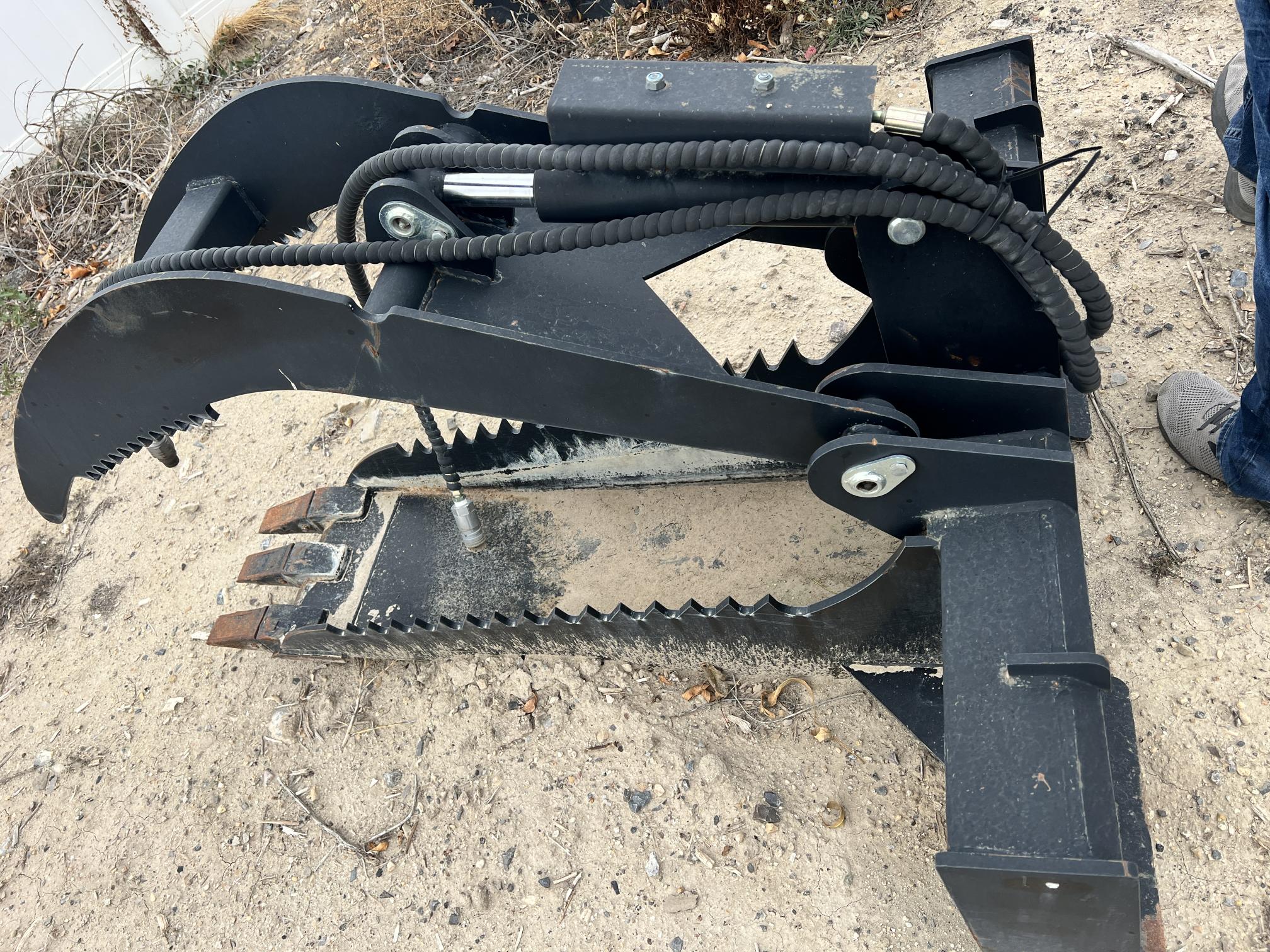 2022 DEERE 317G - Image 40