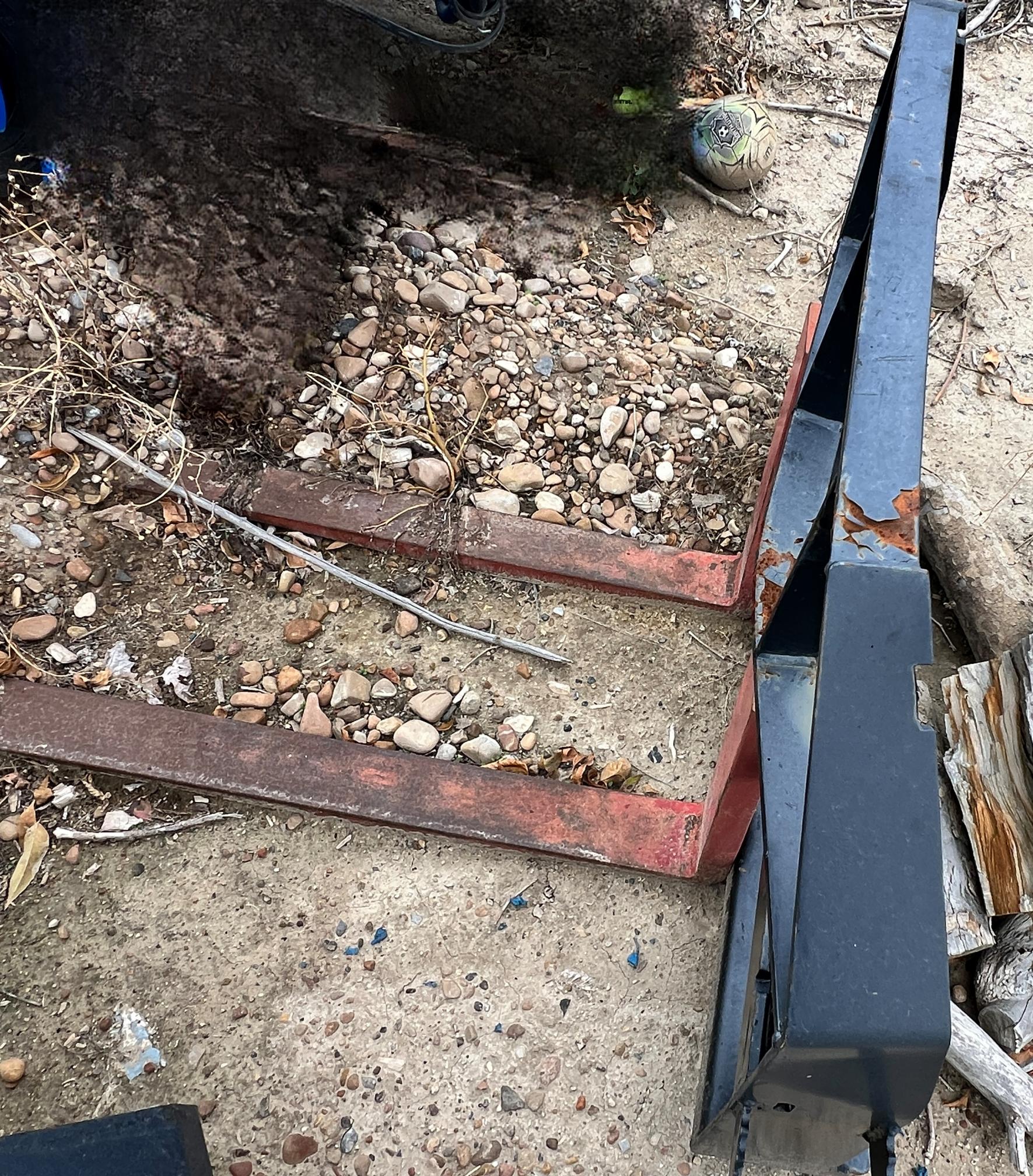 2022 DEERE 317G - Image 43