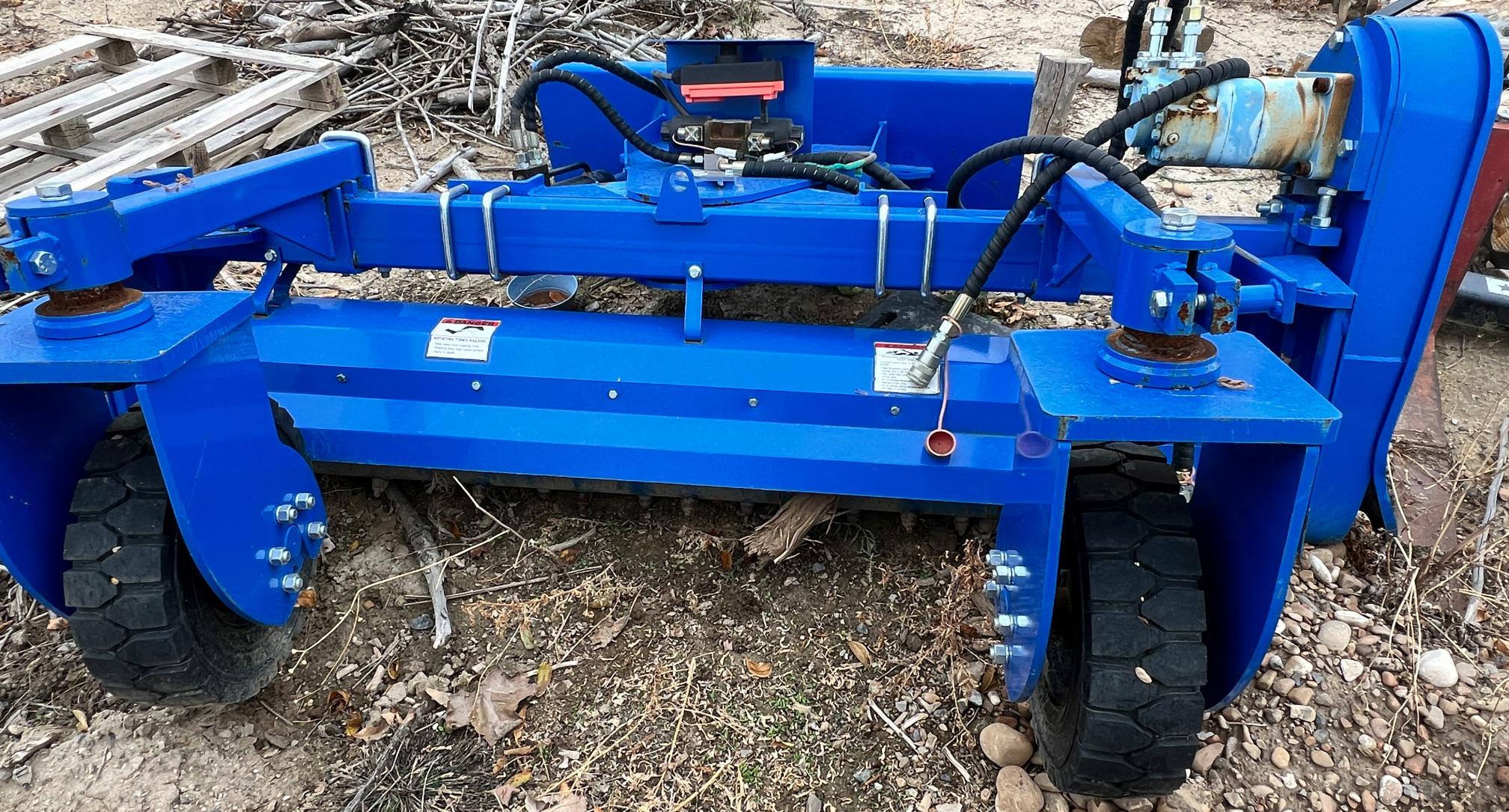 2022 DEERE 317G - Image 46