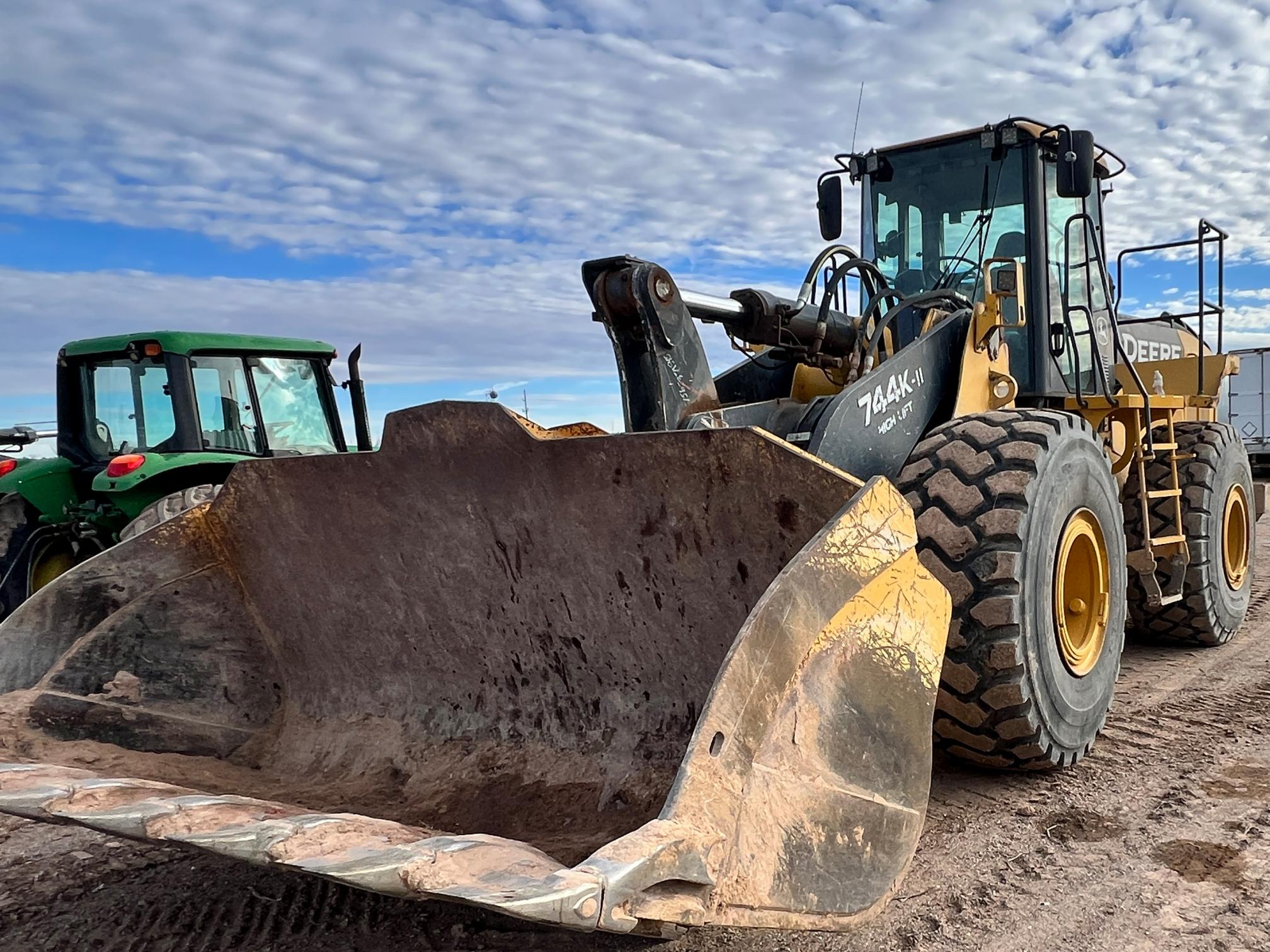 2015 DEERE 744k II - Image 4