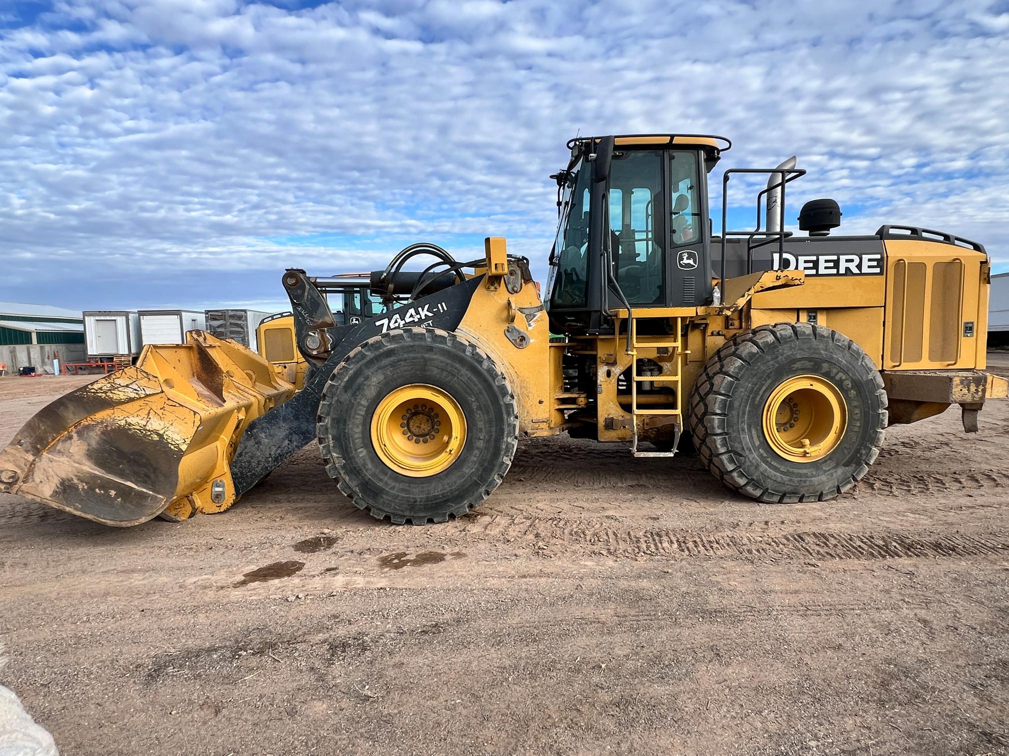 2015 DEERE 744k II - Image 6