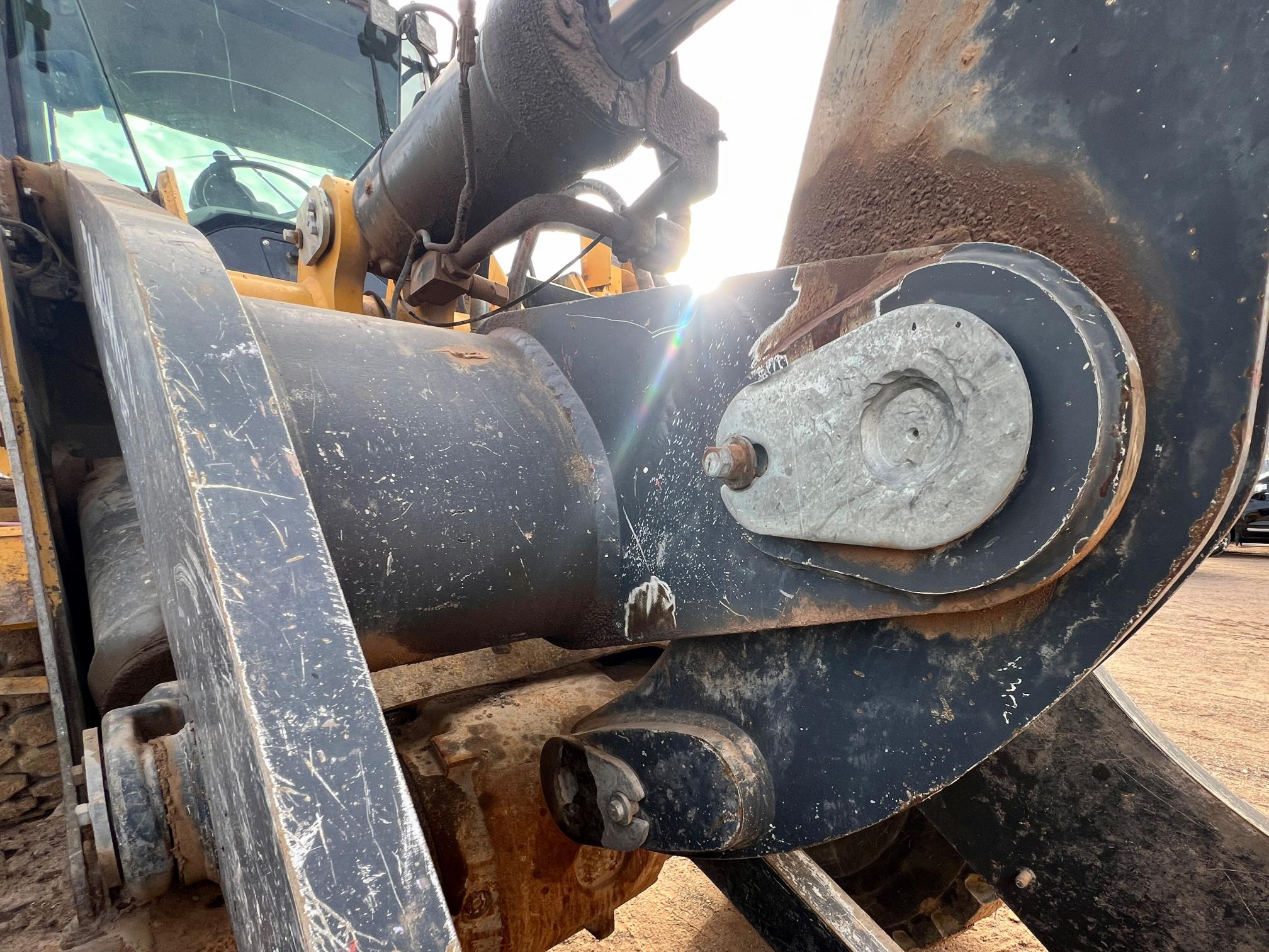 2015 DEERE 744k II - Image 24