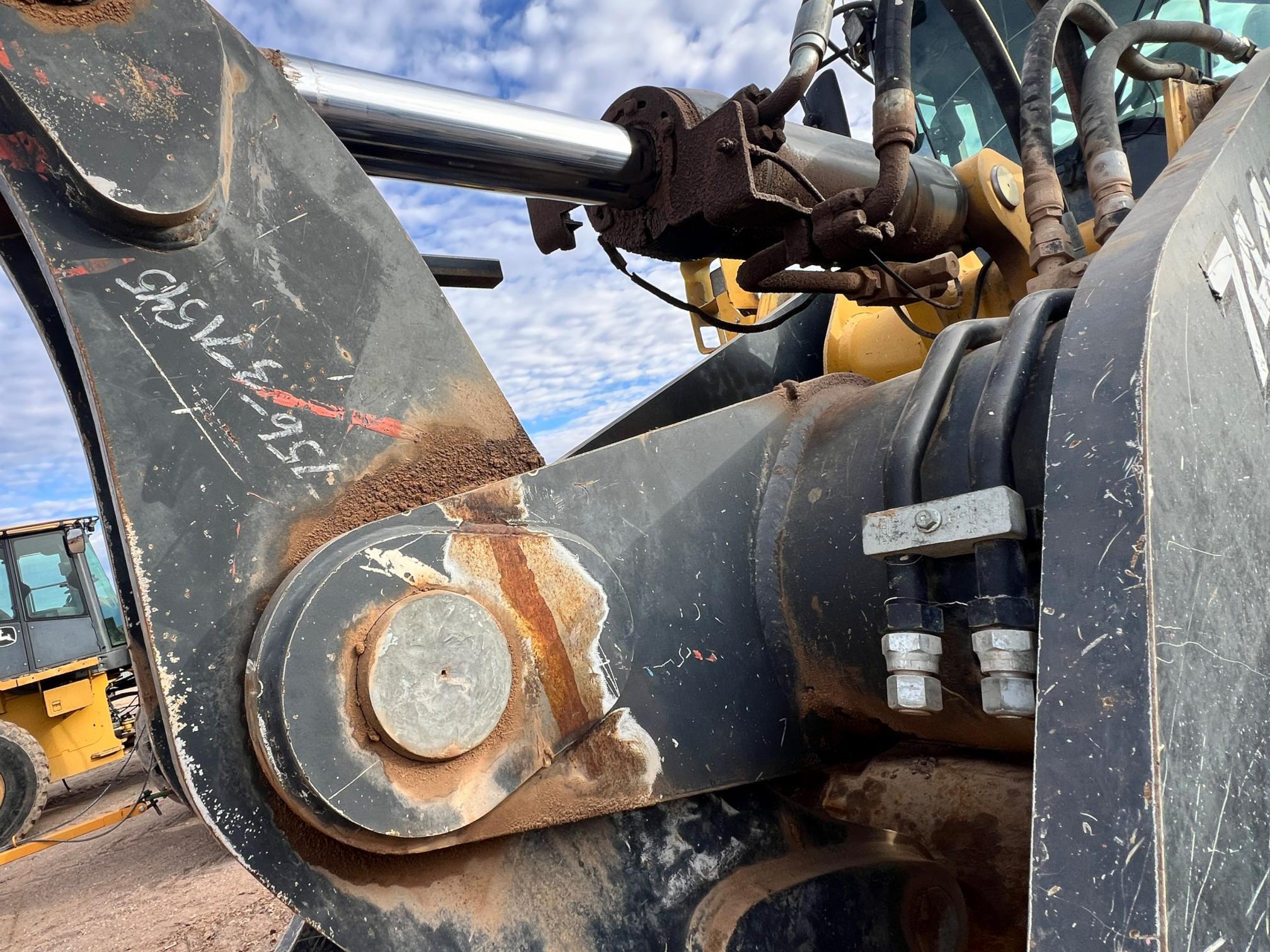 2015 DEERE 744k II - view 16 of 37