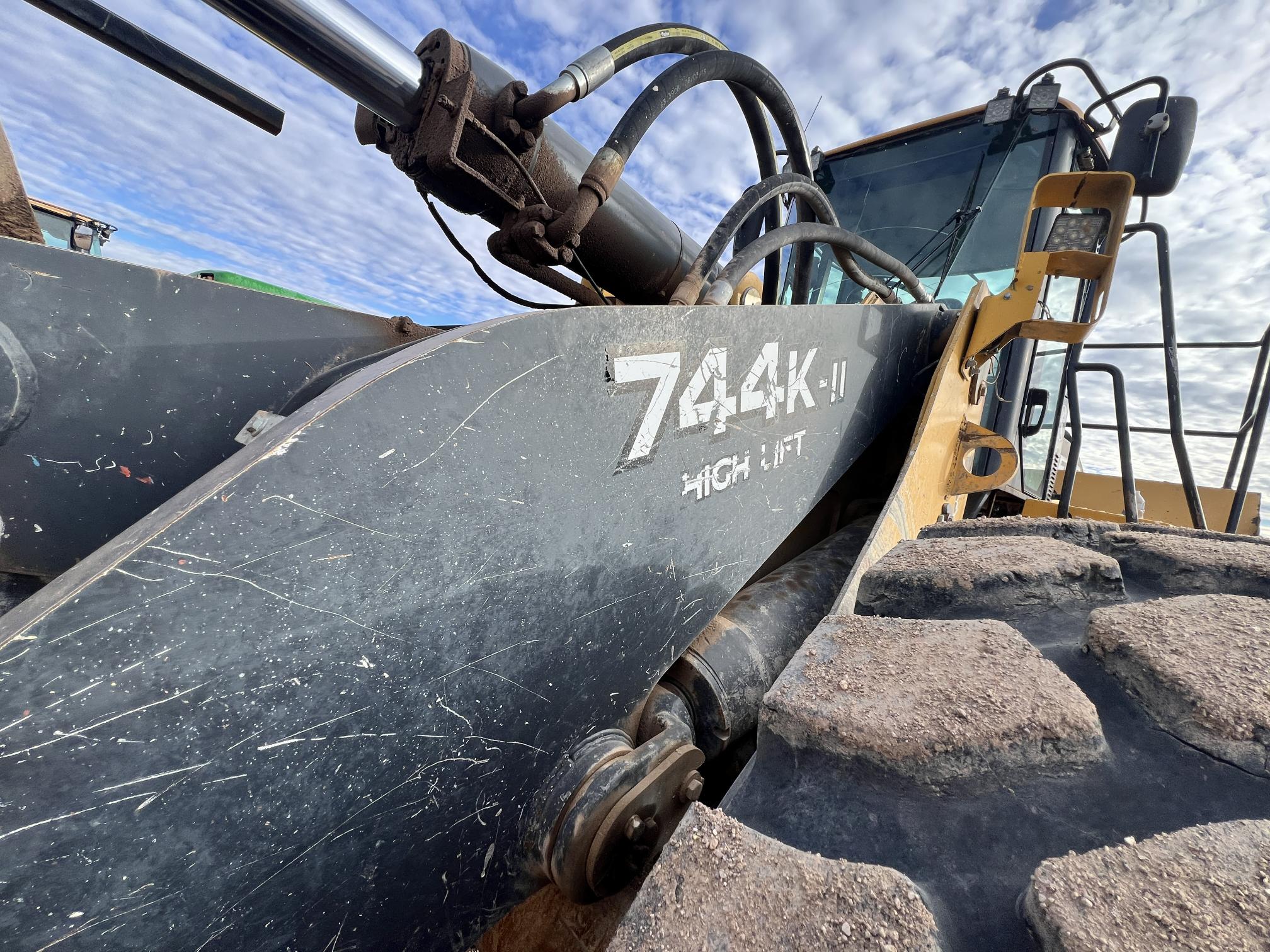 2015 DEERE 744k II - view 14 of 37