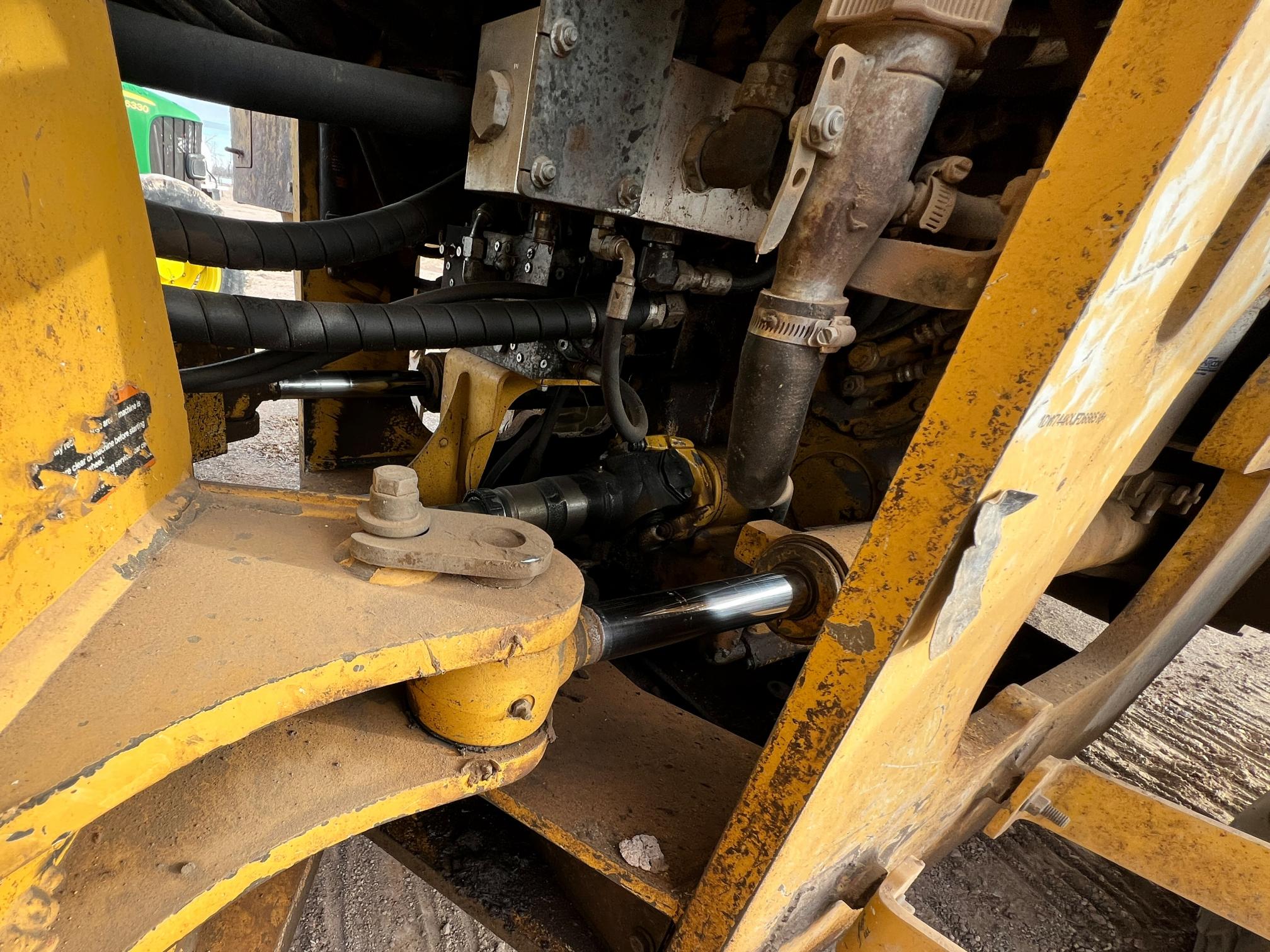 2015 DEERE 744k II - Image 27