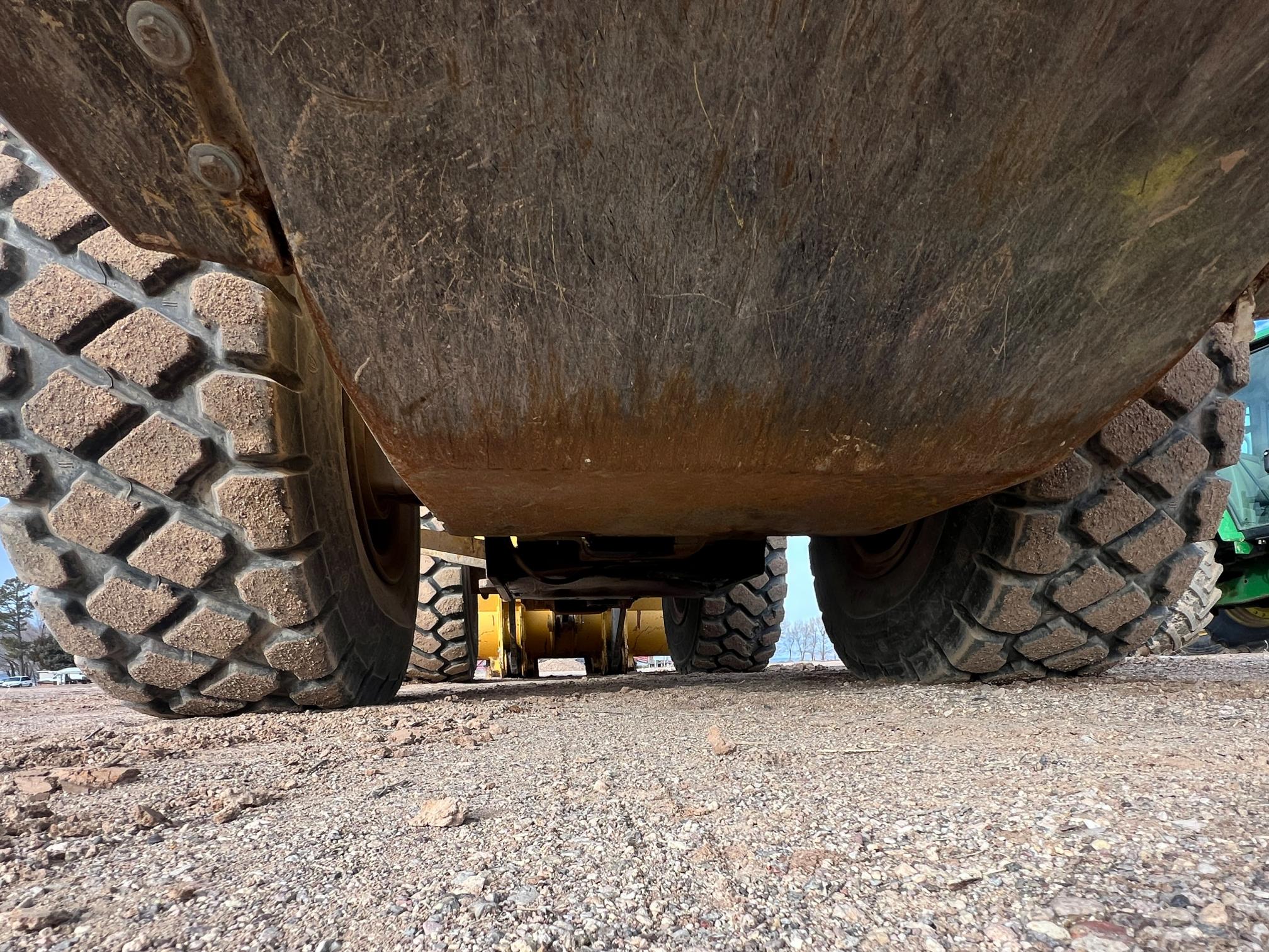 2015 DEERE 744k II - Image 30