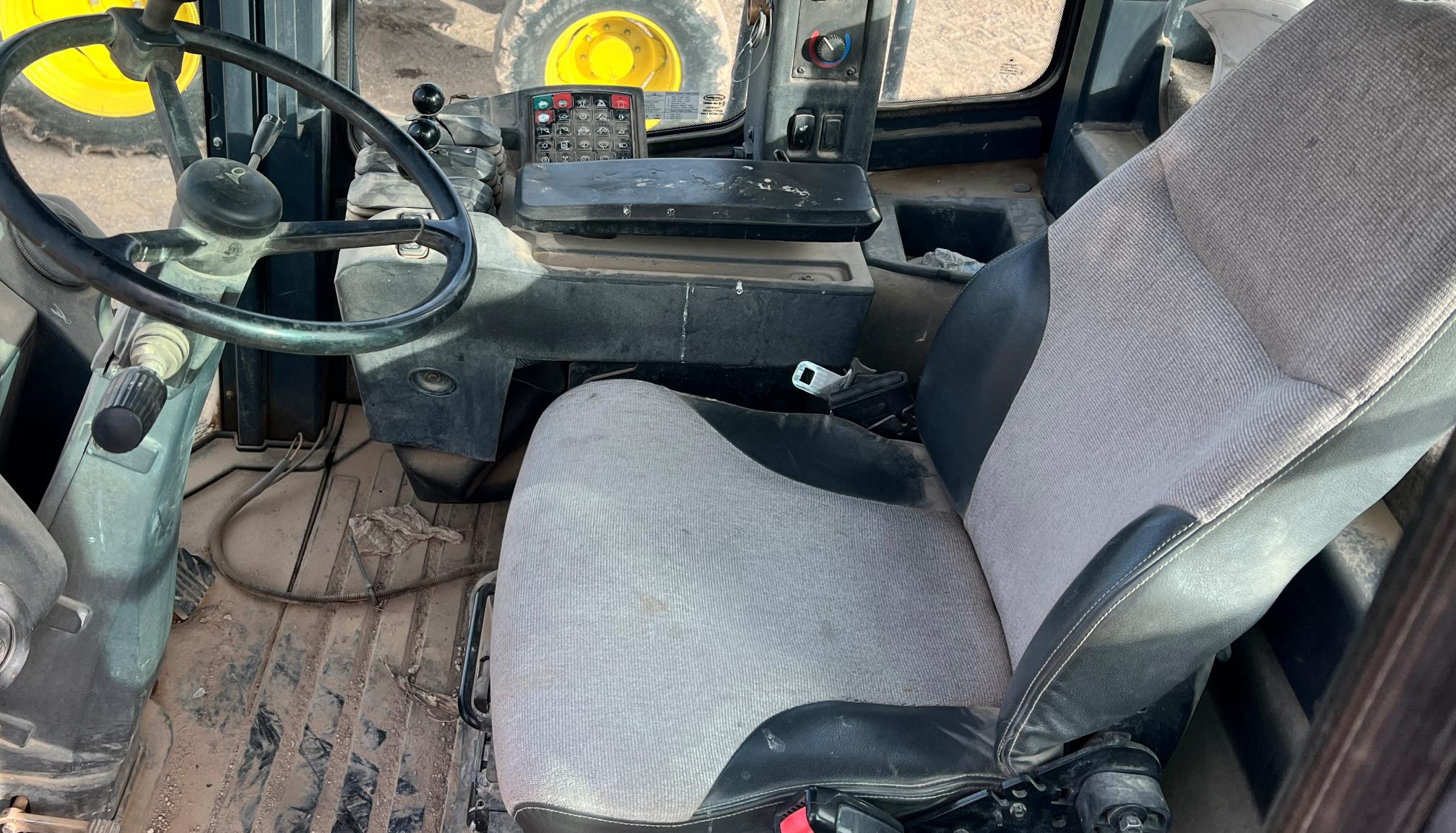 2015 DEERE 744k II - view 17 of 37