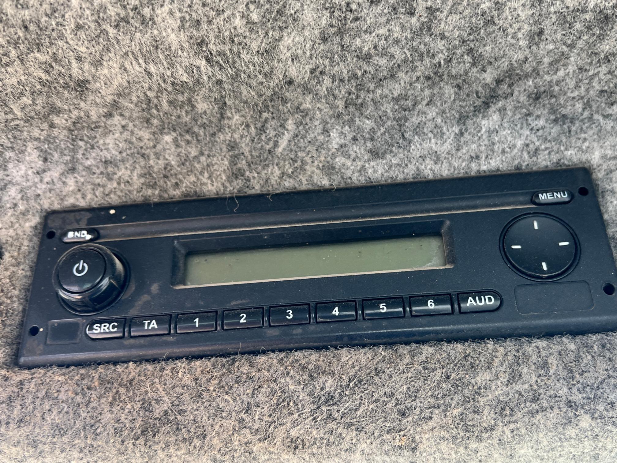 2015 DEERE 744k II - Image 23