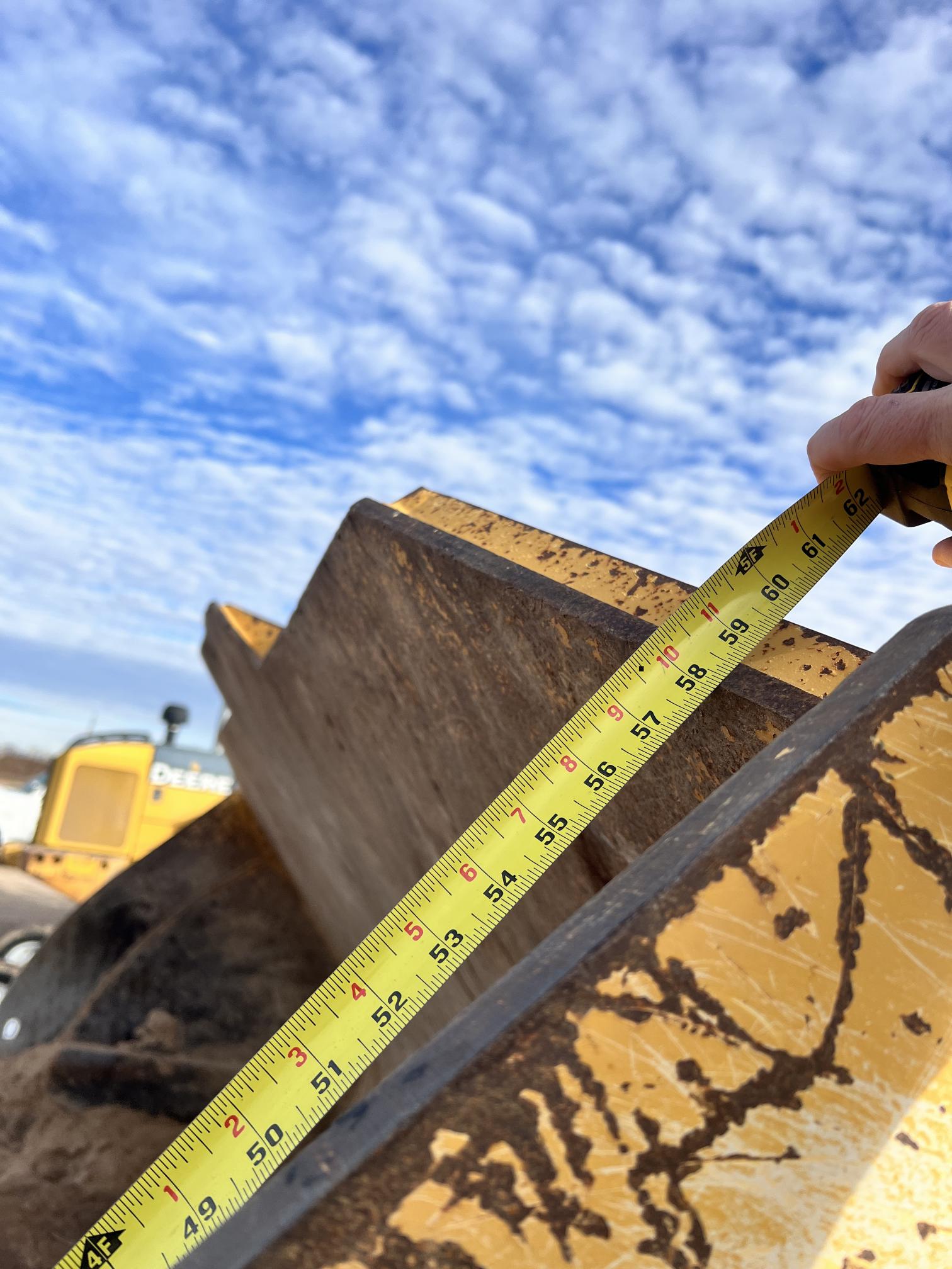 2015 DEERE 744k II - view 13 of 37