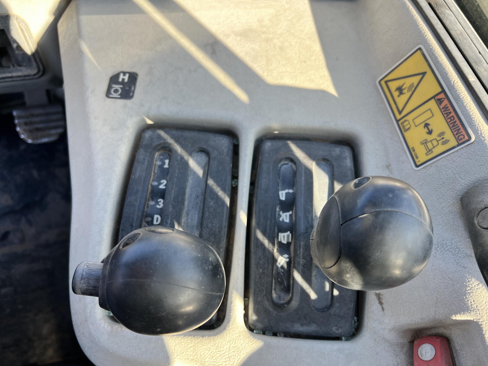 2015 CATERPILLAR 740B - Image 31