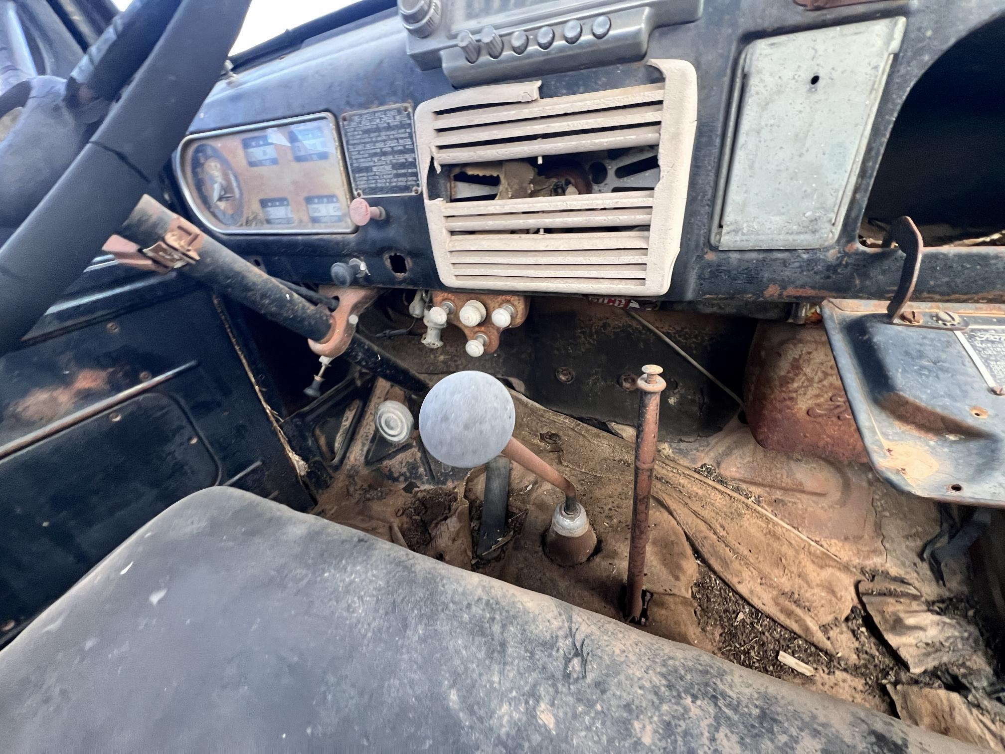 1948 FORD F6 - Image 13