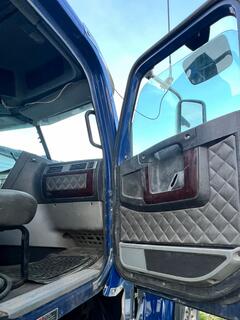 2012 FREIGHTLINER Coronado SD 122 - Image 25