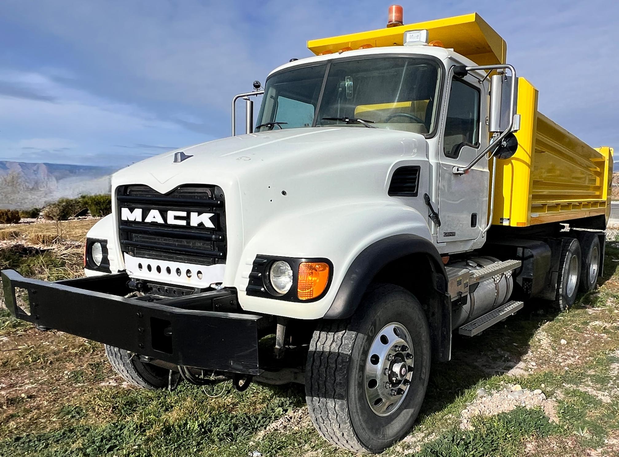 2005 MACK CV713 Granite Dump Truck - Image 2