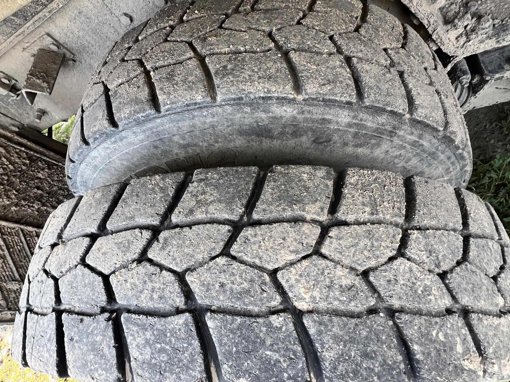 2005 MACK CV713 Granite Dump Truck - Image 68