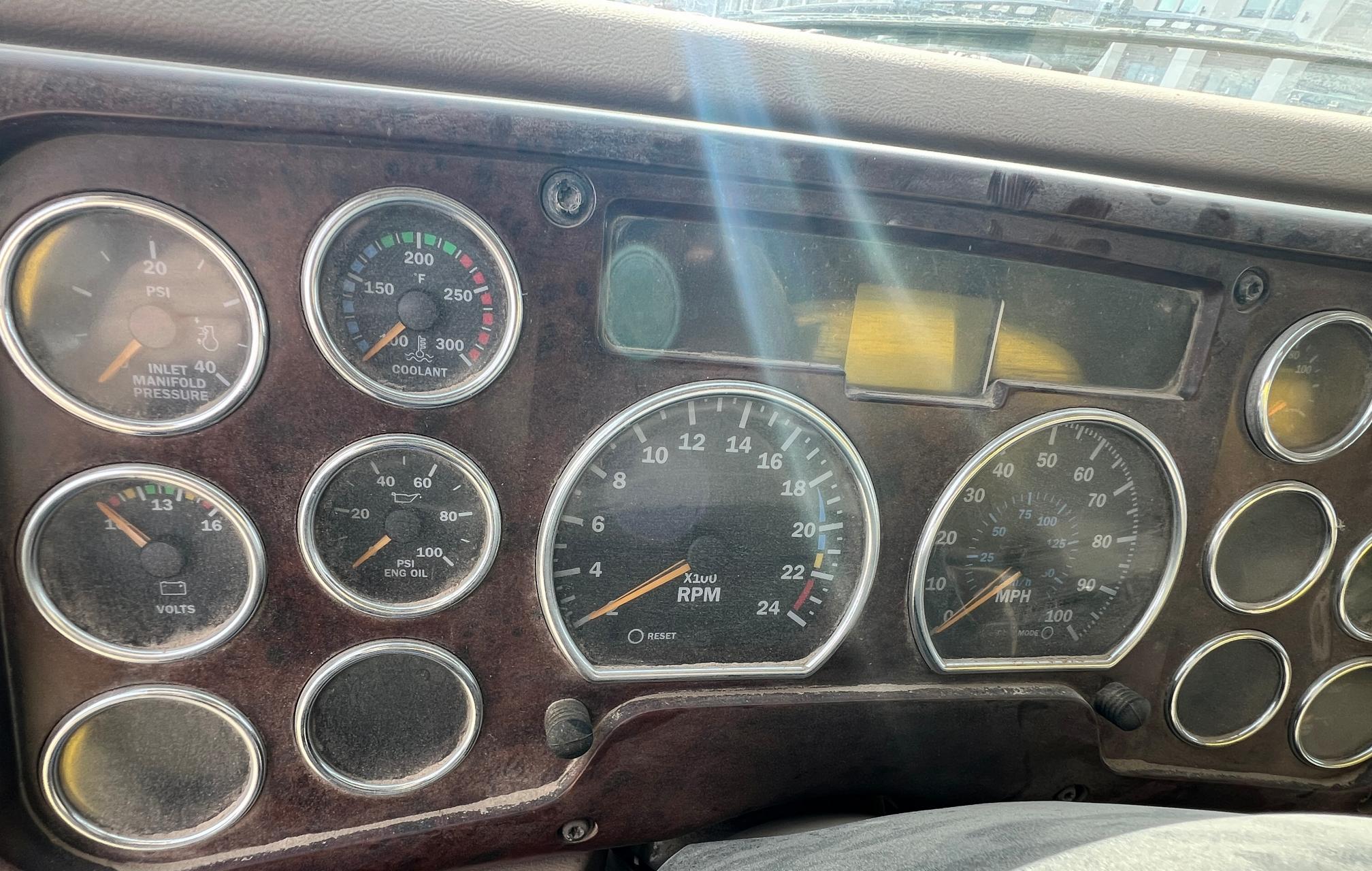 2005 MACK CV713 Granite Dump Truck - Image 22