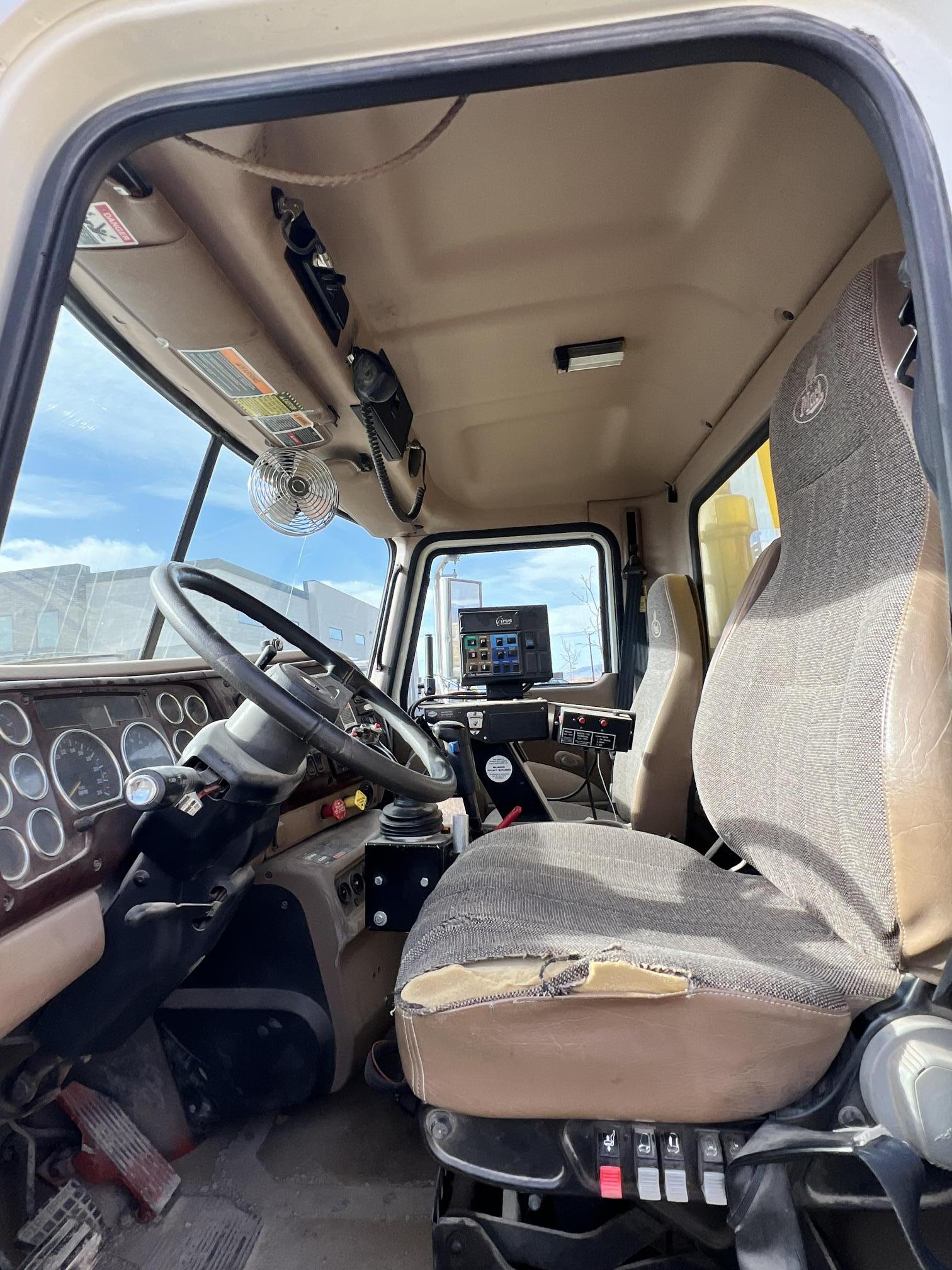 2005 MACK CV713 Granite Dump Truck - Image 13