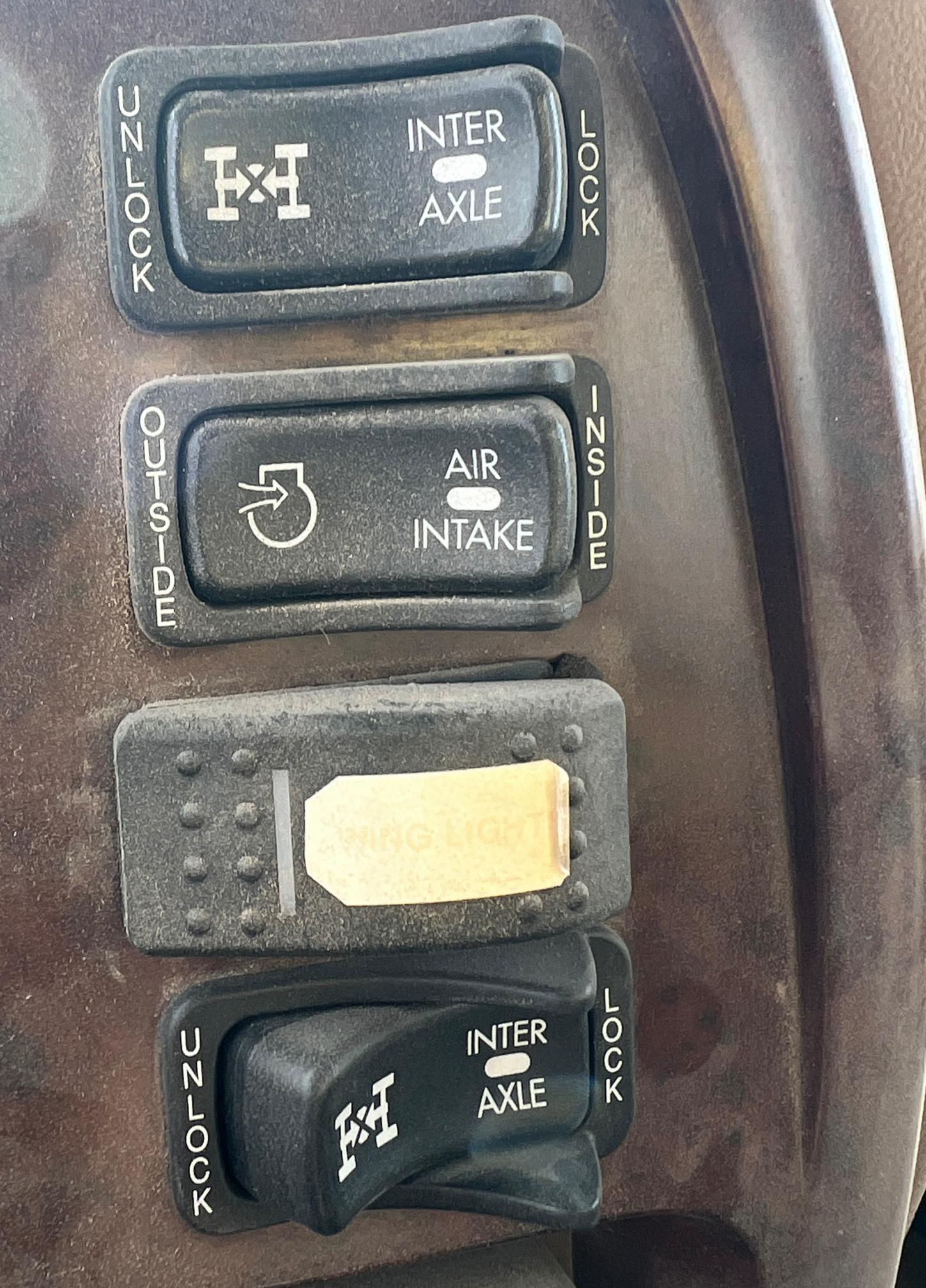 2005 MACK CV713 Granite Dump Truck - Image 25