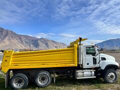 2005 MACK CV713 Granite Dump Truck - Image 6