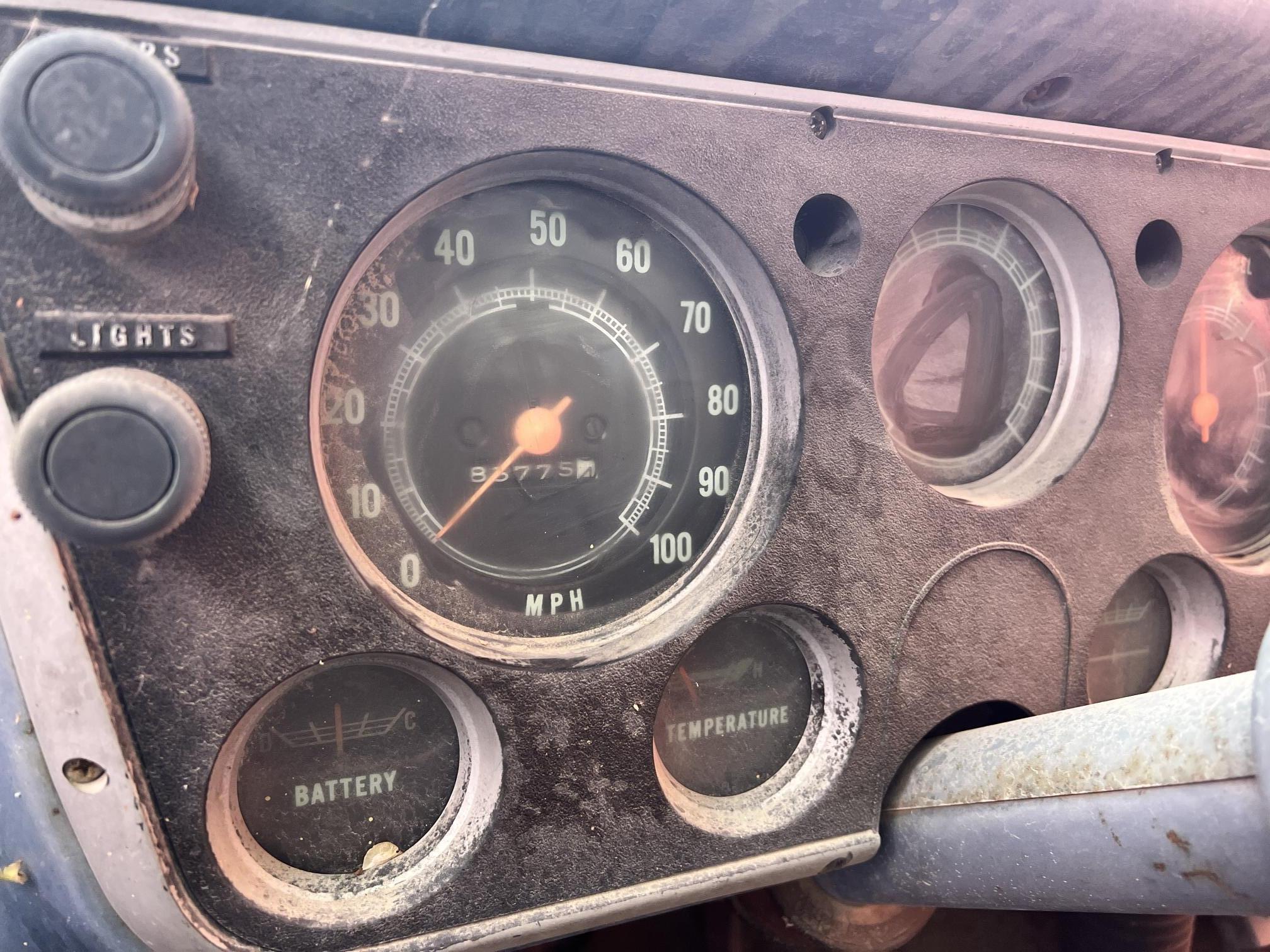 1964 CHEVROLET C40 Med Duty - Image 11