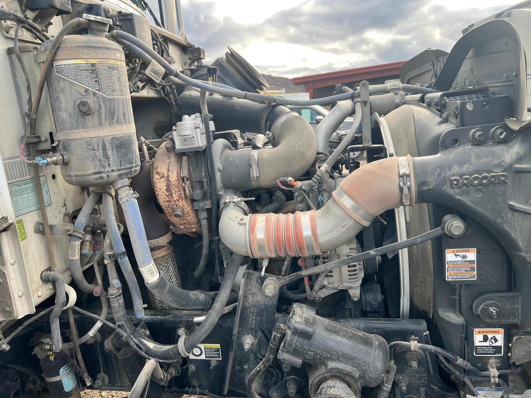 2016 PETERBILT 348 - Image 105