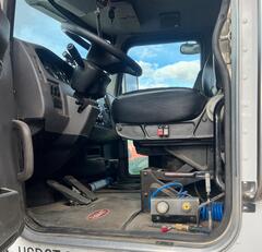 2017 PETERBILT 348 - Image 14