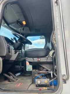 2017 PETERBILT 348 - Image 15