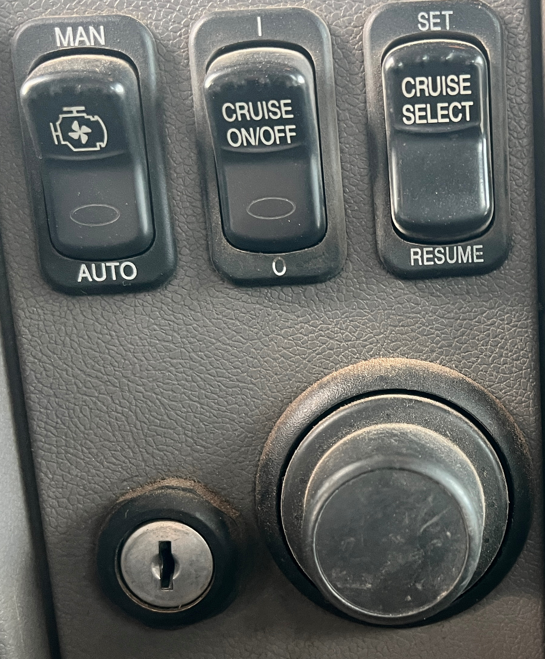 2016 PETERBILT 348 - Image 24